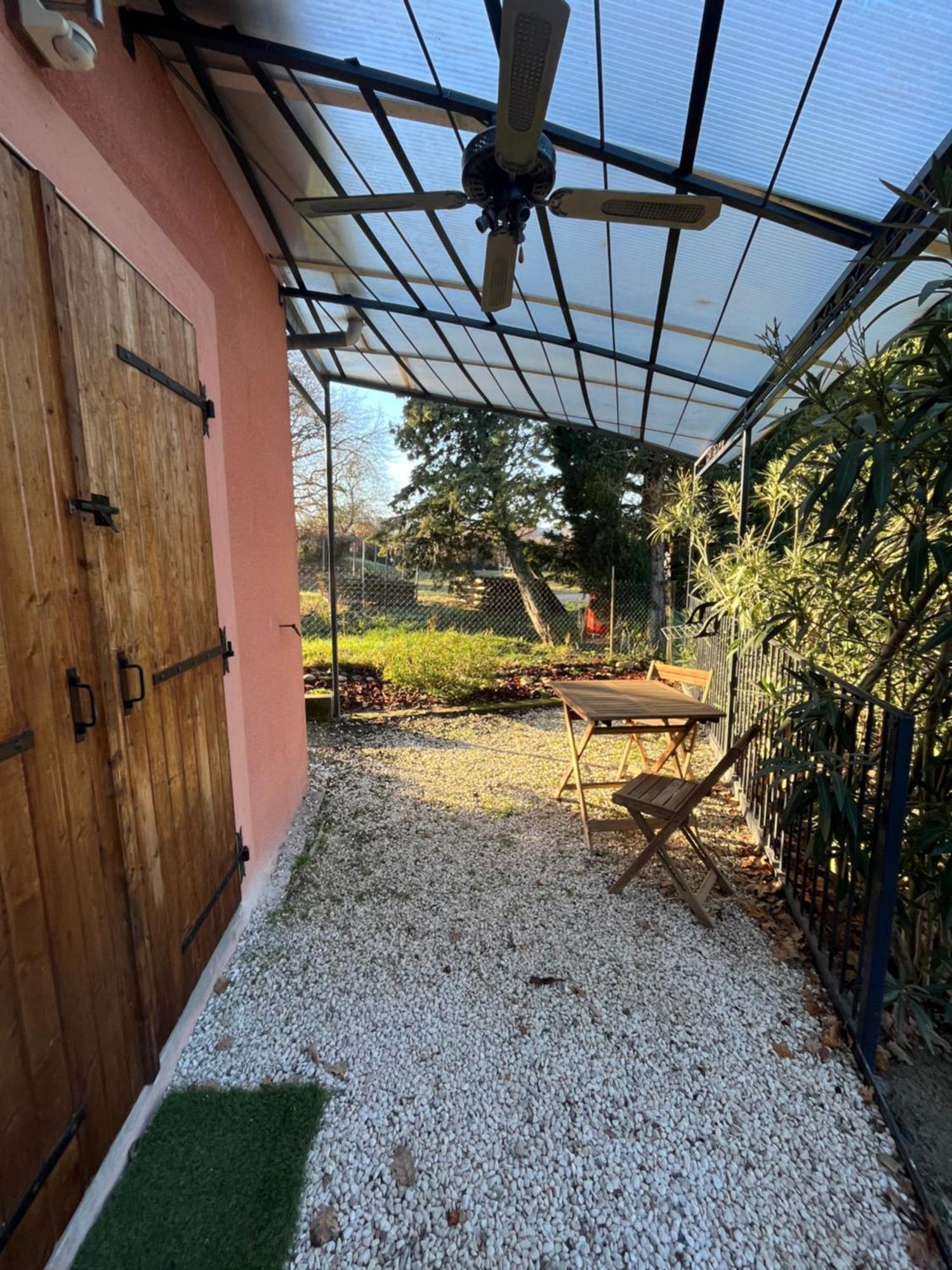 Studio Cosy Avec Climatisation Et Terrasse 말라타번 외부 사진