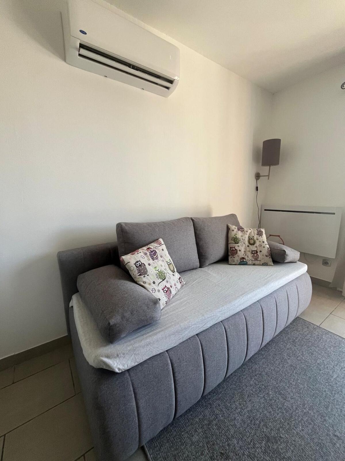Studio Cosy Avec Climatisation Et Terrasse 말라타번 외부 사진