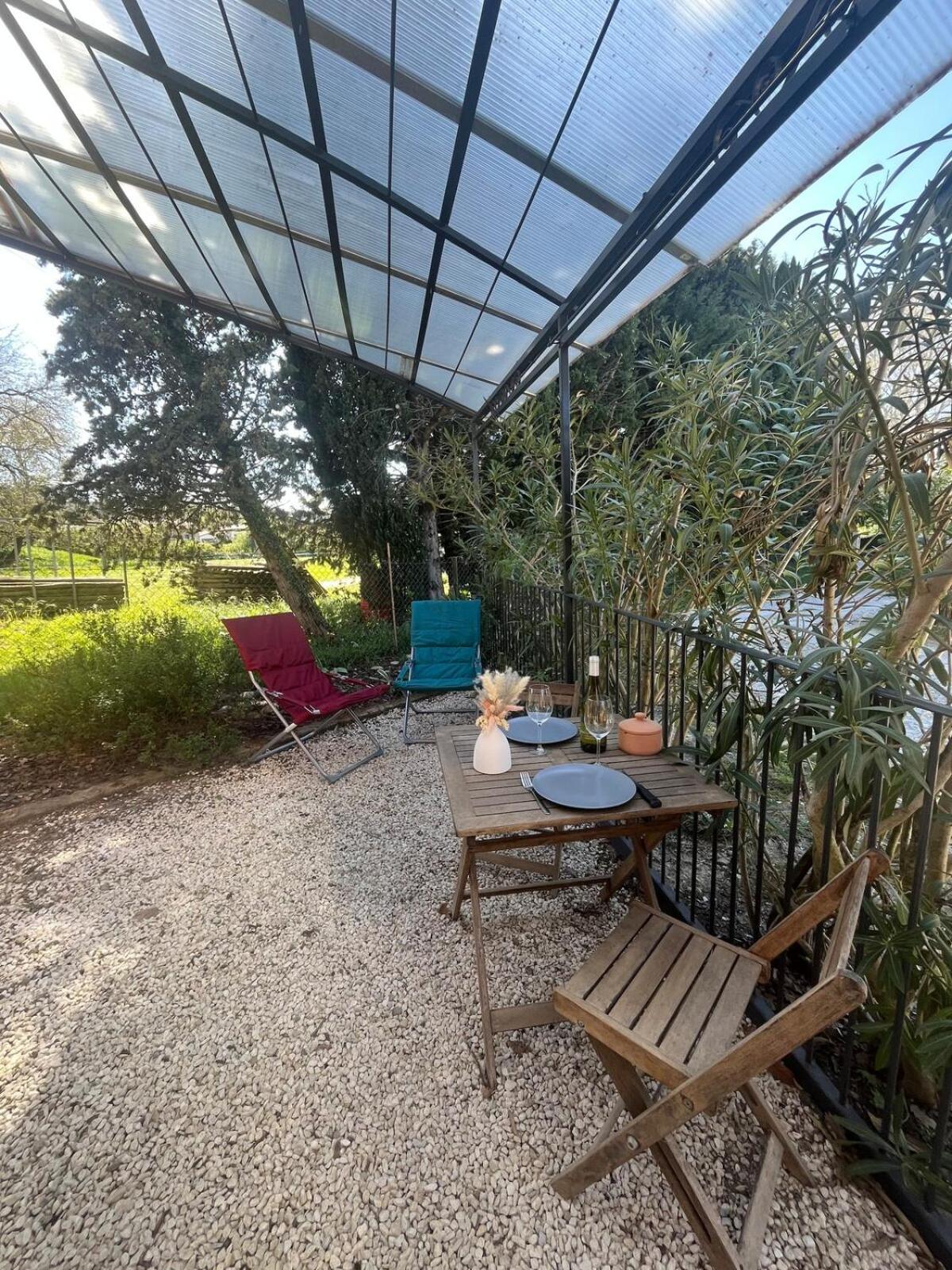 Studio Cosy Avec Climatisation Et Terrasse 말라타번 외부 사진